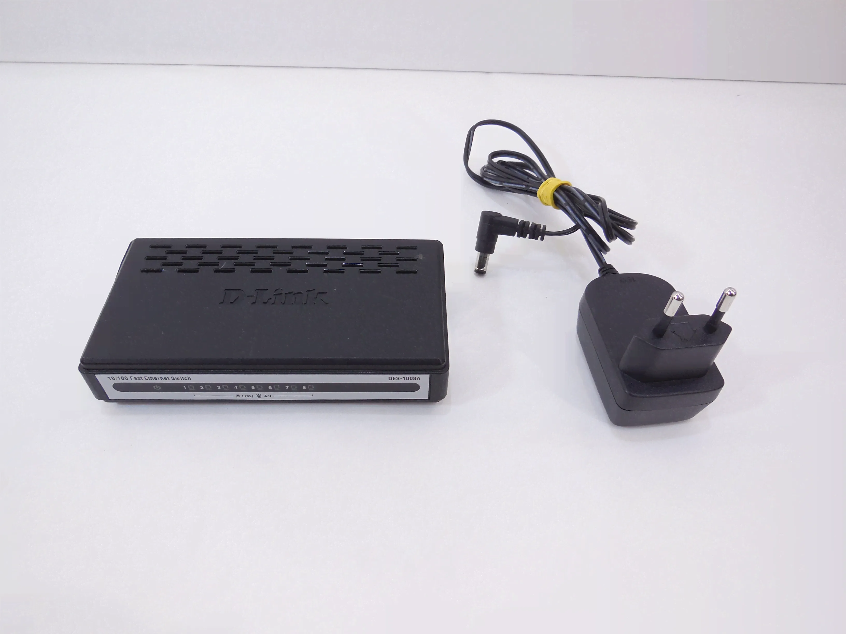Коммутатор D-link DES-1008A С3-0